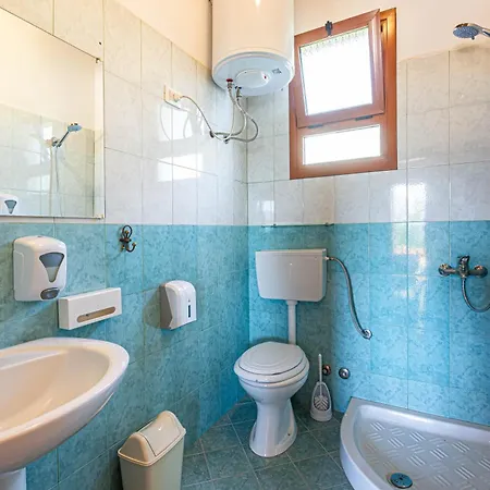Lejlighed Radhima Sea View 2 - Kitchen, Parking & Balcony