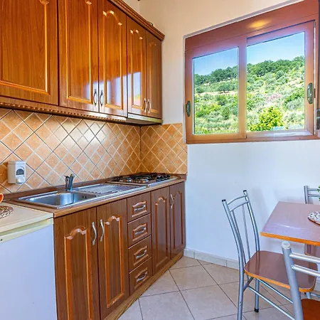 Radhima Sea View 2 - Kitchen, Parking & Balcony Lejlighed Vlorë